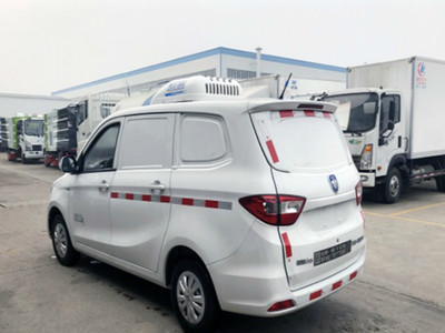 面包冷藏车与畜禽运输车的优势解析